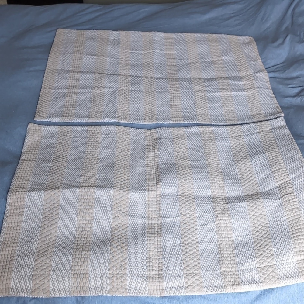 Made in Portugal Woven Waffle Knit Heavy Pillow Cases x 2